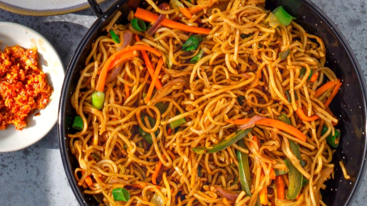 Veg Hakka Noodles.