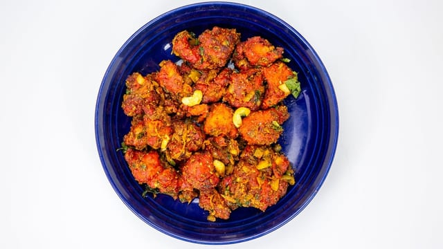 Karvepaku Chicken.